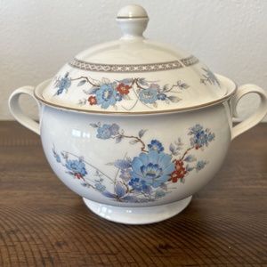 Noritake Bleufleur 2 Quart Casserole Dish